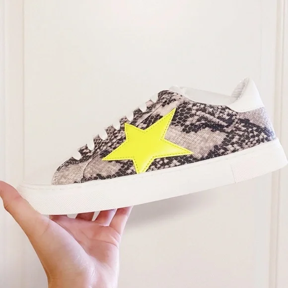 Steven by Steve Madden Reeves Printed Star Patch Sneakers - Picture 4 of 9
